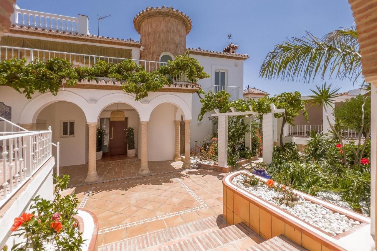 Villa Arcadia - Avenida 28 De Adelfas 29680 Estepona, Malaga *